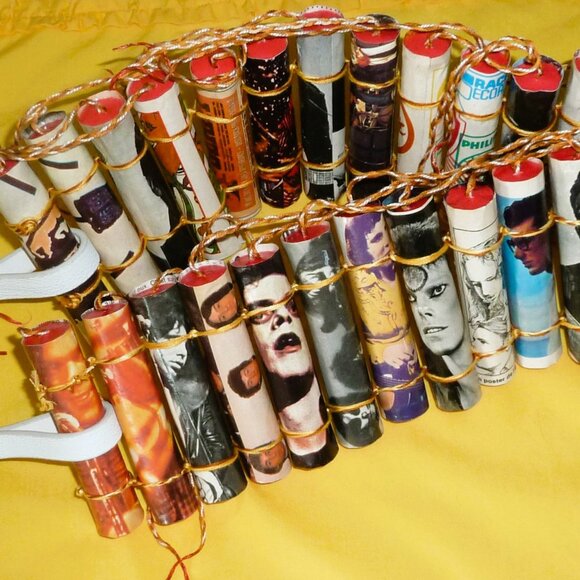 Portable and artistic belt made of cardboard dynamite sticks and posters - Picture 5 of 16